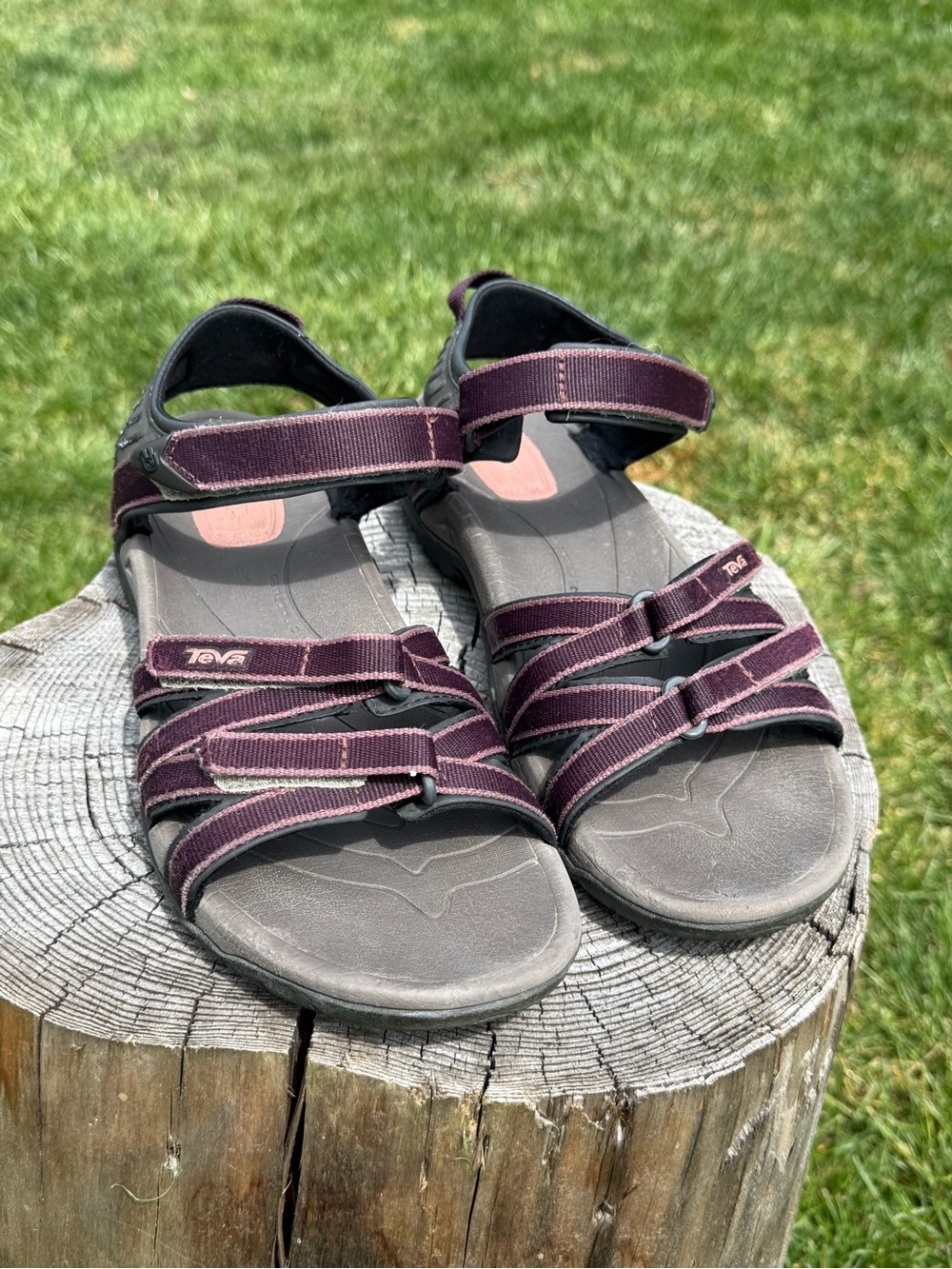 Teva Tirra Strappy Outdoor Sandals in Deep Plum gray size 8